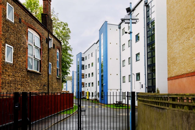 Station Court 4