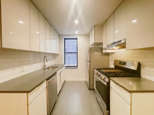 3971 Gouverneur Ave 4