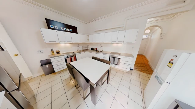 102 Abercrombie St - ที่พักนักศึกษาในซิดนีย์ - 5 bed 5 bath