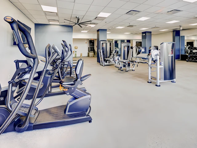 RAMZ Apartments on Broad 3