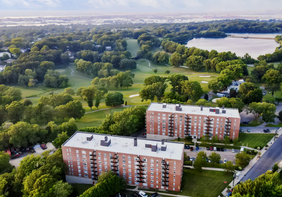 Silver Lake Apartments 0