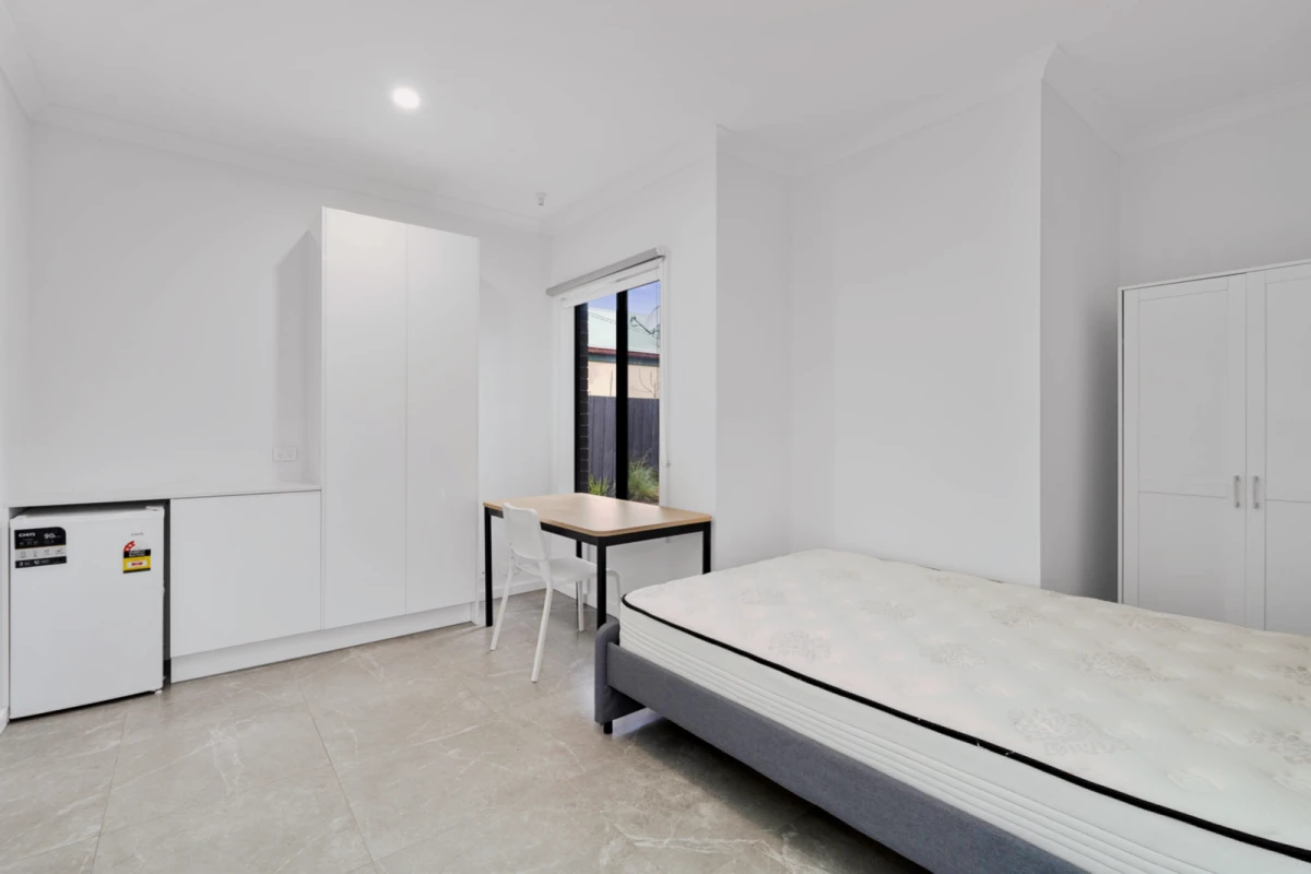 100 Wellington Road 0