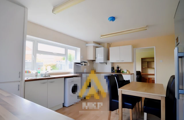 Entire Place·5B2B···137 Gibbins Road, Selly Oak 3