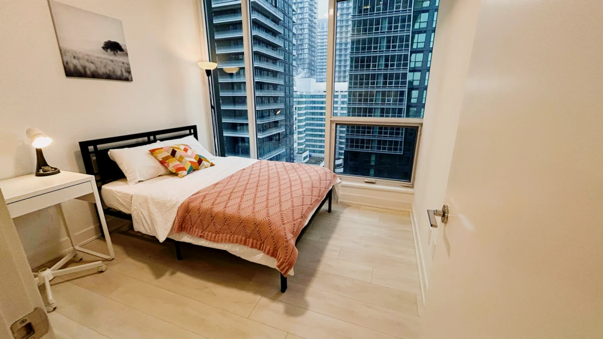 Liwinco - Entertainment District (35 Mercer St) - Toronto student accommodation