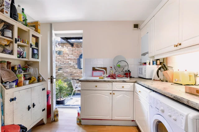 LH-27A Rathbone St 3