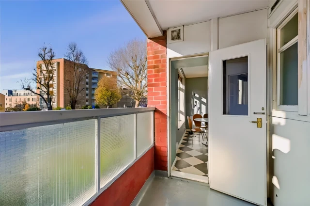 LH-Charcroft Court 3