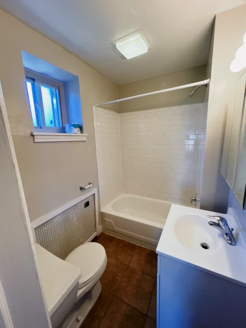 CA - 227 South 42nd Street 4