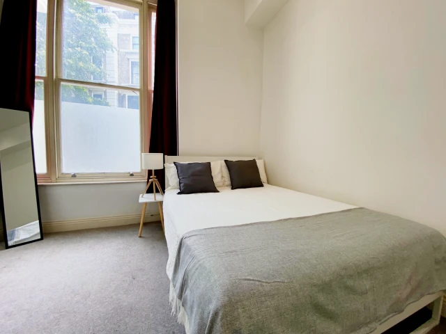 LH-3-5 Collingham Place 1