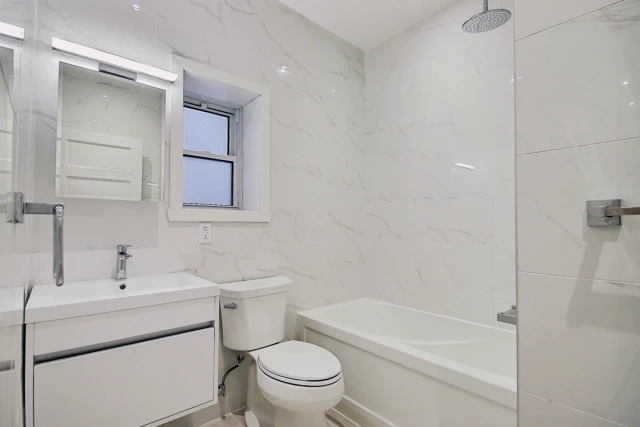 Chateau Stanley - Montreal student accommodation - 2 Bedroom Unfurnished