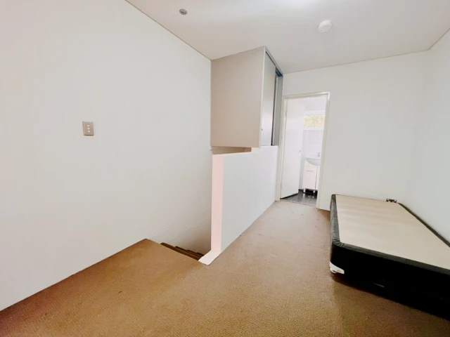6 see street Kingsford 4