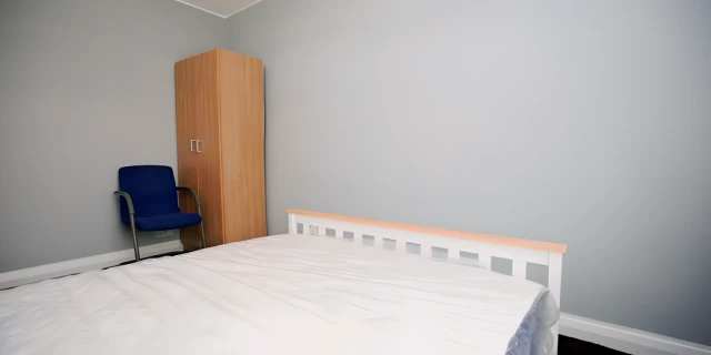 Entire Place·2B1B··2·42 Seagrave Road 2