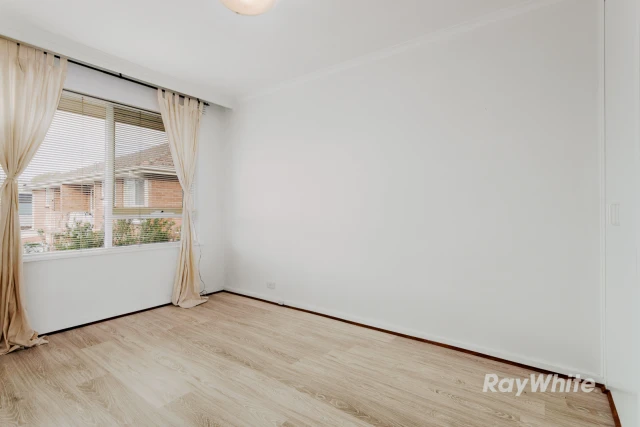 6/1299 Glen Huntly Road,Carnegie,Victoria 3163 4