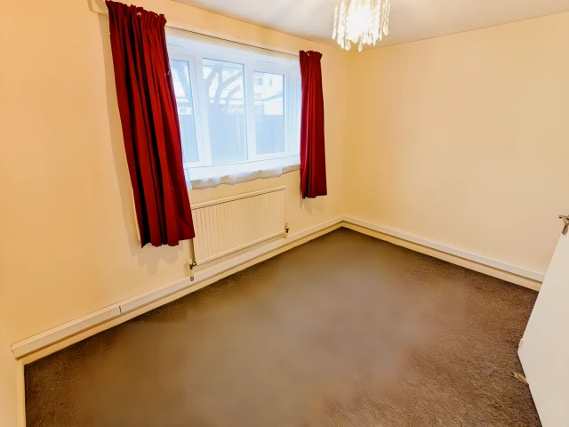 Neasden Lane 12668# 3