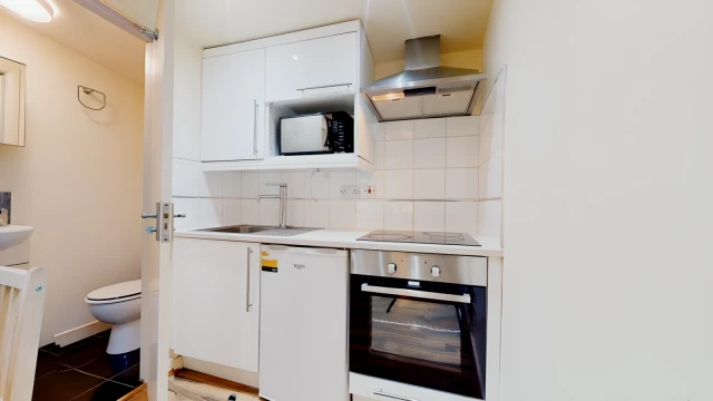 Chatsworth Road 12865# 1