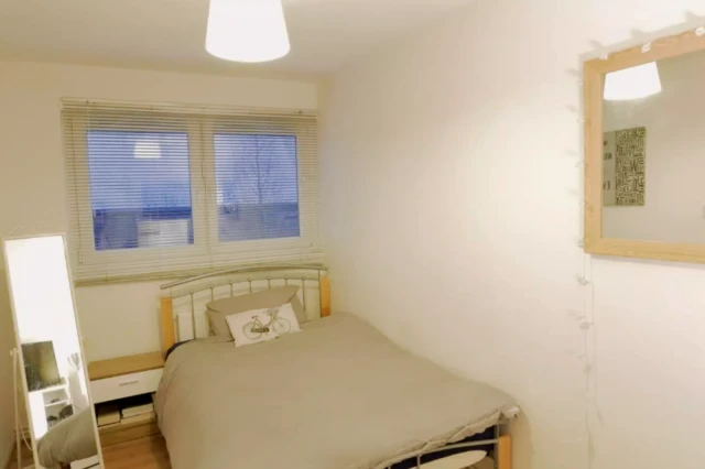 apartment in Shadwell 2