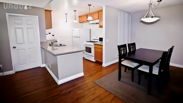 Los Angeles Apartment 3
