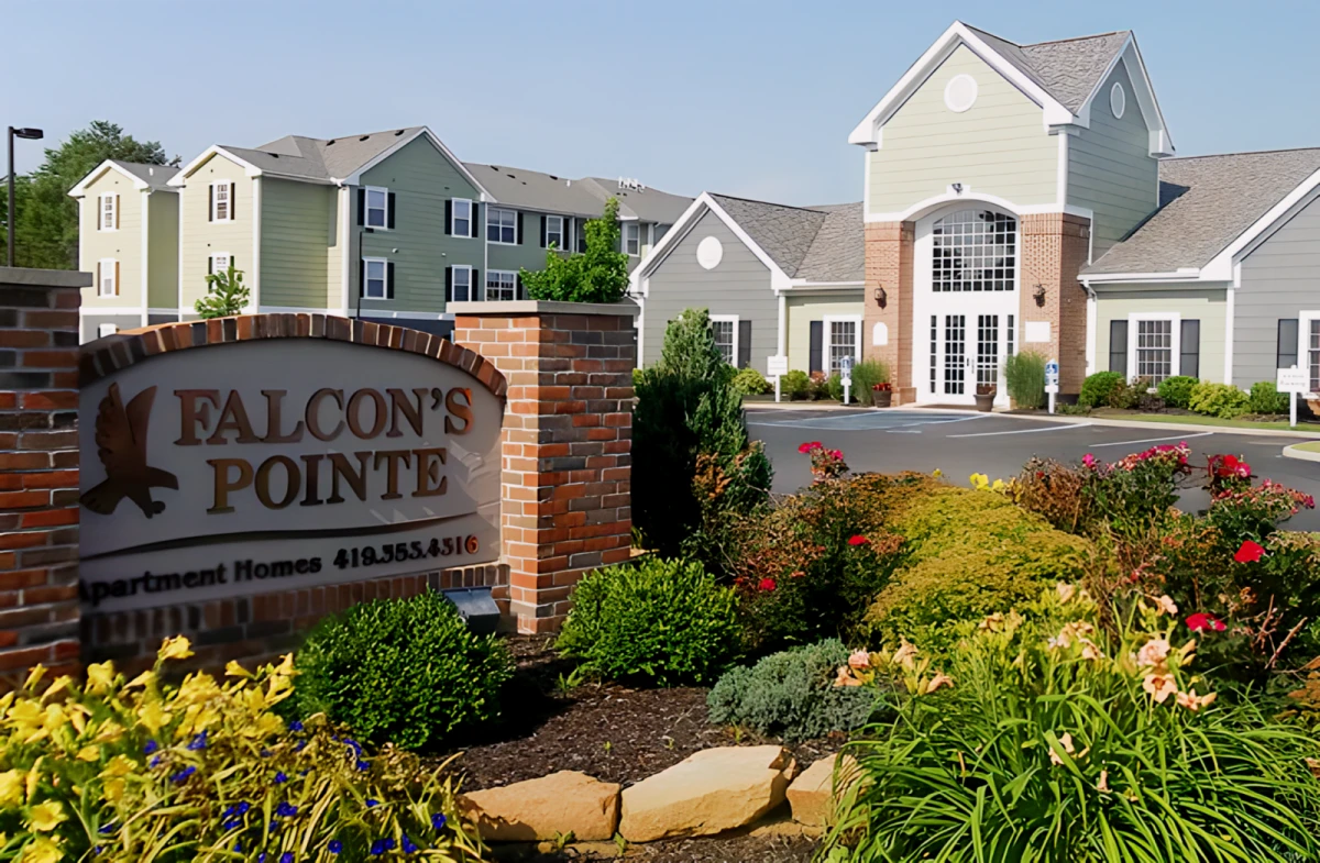 Falcon's Pointe 0