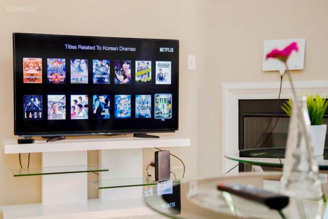 The Plaza Apartment (Furnished) - Los Angeles student accommodation - Cinema room