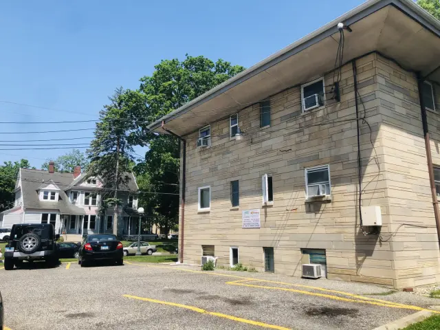 511 West University Avenue 4