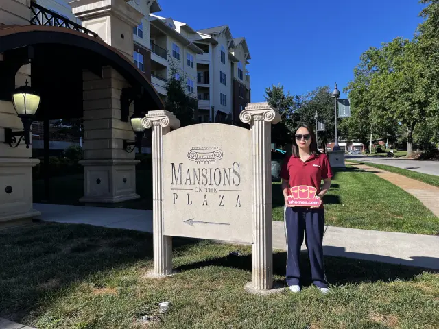 Mansions on the Plaza