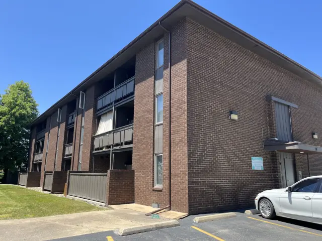 58 E. Healey St Champaign IL 1