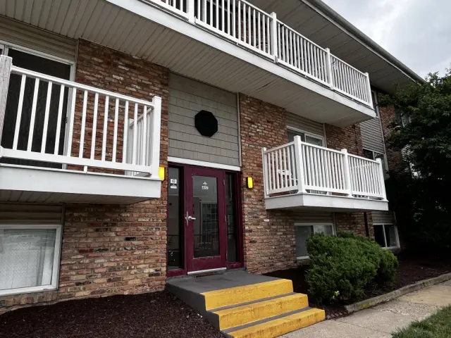 1529 Lincolnshire Dr., #10, Champaign, IL 61821 0