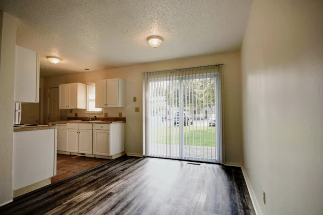 2504 Leeper Dr, Champaign, IL 61822 4