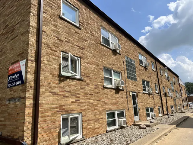 102 N. Gregory, Urbana, IL 61801 0