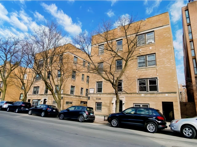 2339 N. Geneva 1