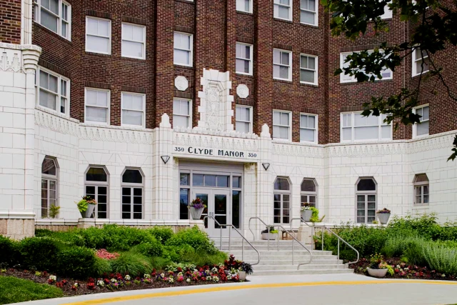 Clyde Manor 1