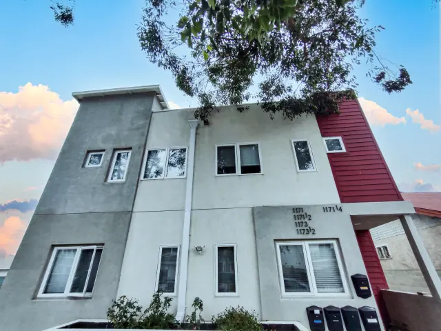 1171 1/4 W 37th Pl 1