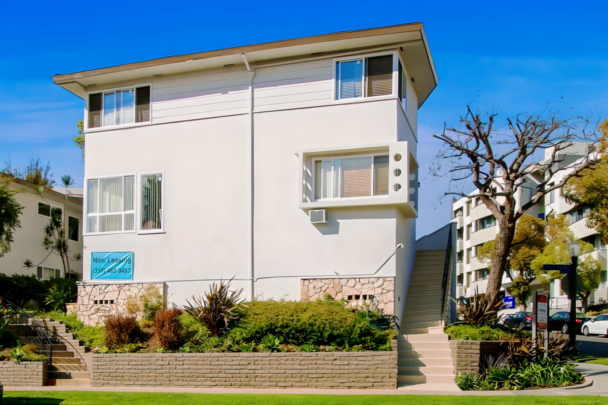 Levering Apartments 0