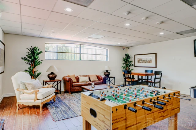 Le Blanc Apartments 4