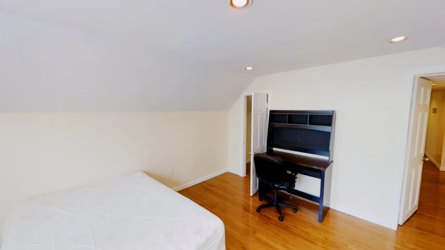 1929 East Genesee Street 1