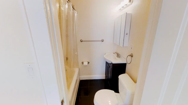 1929 East Genesee Street 4