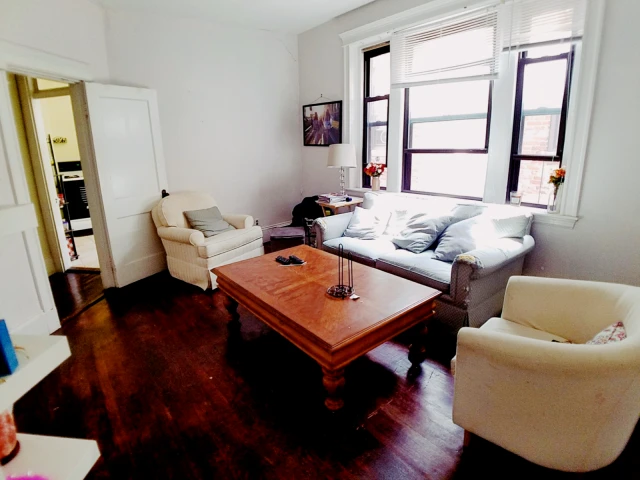 1422 Commonwealth Ave 3
