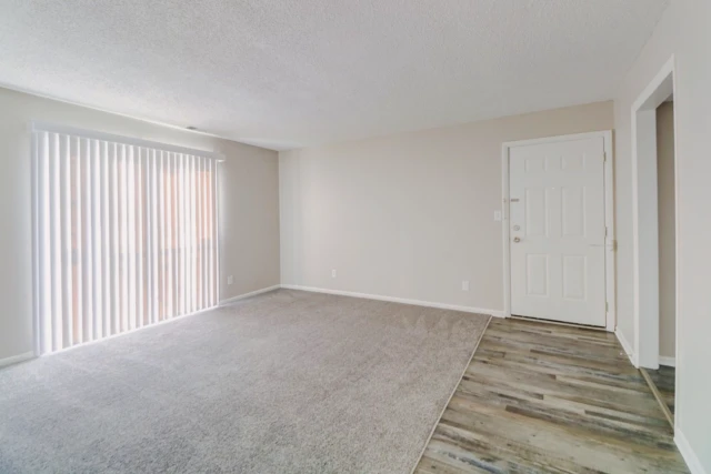 1529 Lincolnshire Dr., #10, Champaign, IL 61821 2