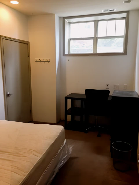 305 E. John St, Champaign, IL 61820 3