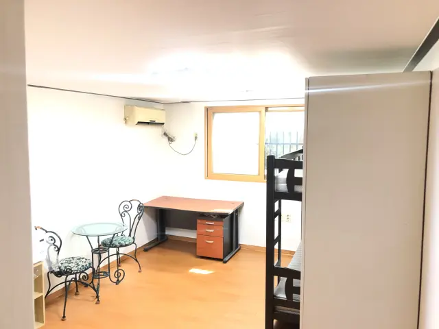 Chung-Ang No.16 Apartment 4