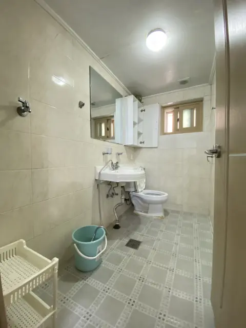 Hanyang University boutique shared room (for girls only) 3