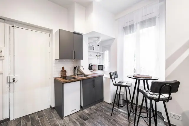 studio in 17e   Batignolles Monceau Arc de Triomphe 4