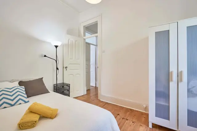 Apartamento em R. Pascoal de Melo 58, 3º esq - PM-1E 4