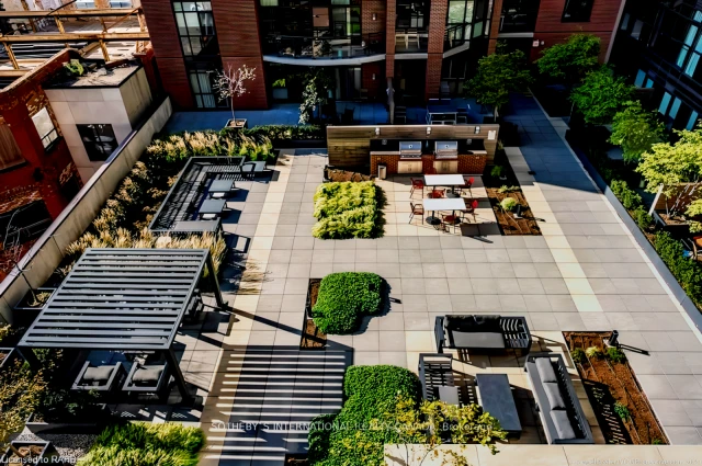 716 - 118 King St E 3