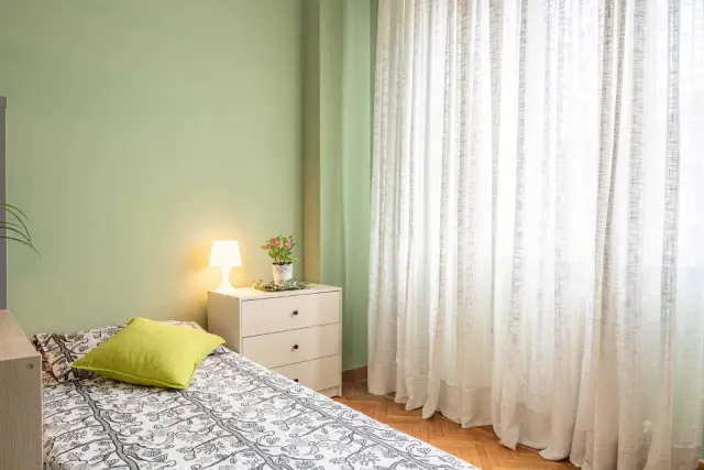 VIA ANGERA 18 <br> PRIVATE ROOM S1 1