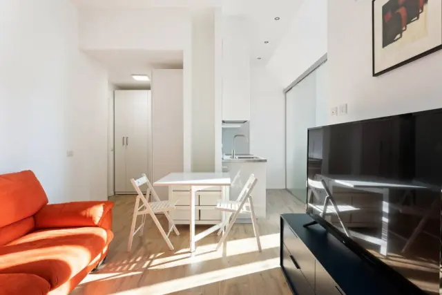 Spacious flat close to Fondazione Prada & Metro 4