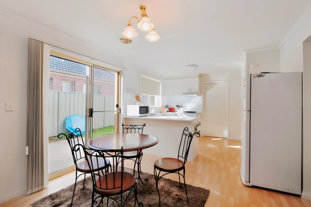 6 Somerset Avenue, Lake Gardens 1