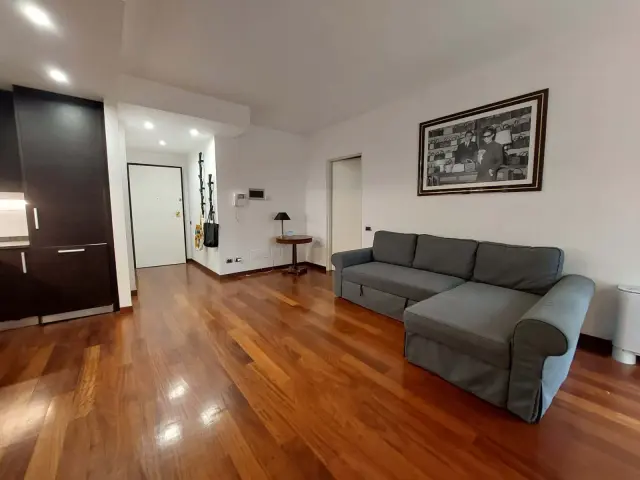 Ampio bilocale zona Moscova 1