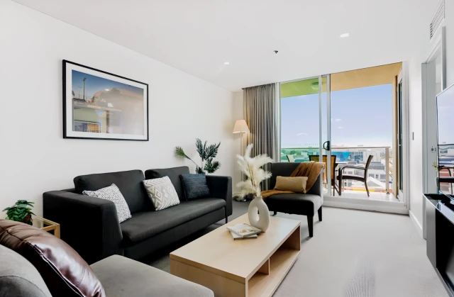 CBD Modern 2BR/ Free Parking 4