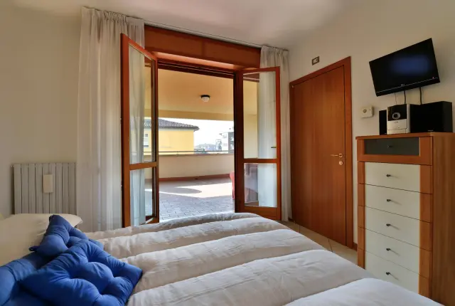 Emilia Levante B 2