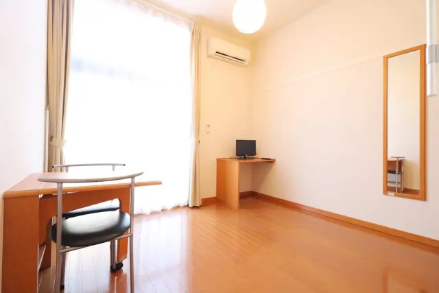 レオパレスアムール 106号室 1